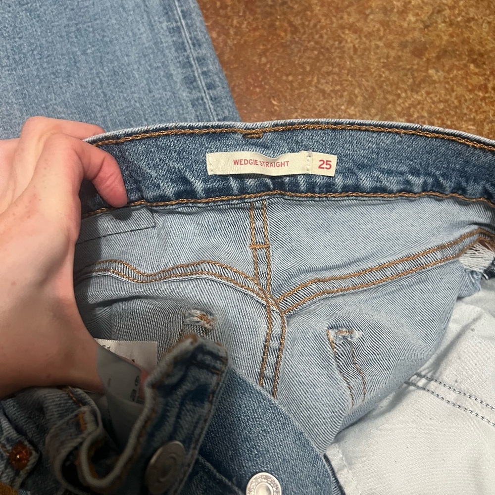 Levi’s wedgie straight jeans